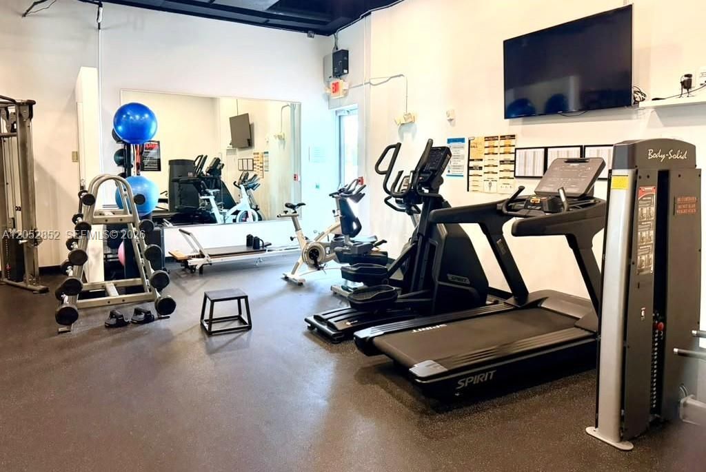 2001 Meridian Ave, Unit 308, Miami Beach, FL 33139 Photo
