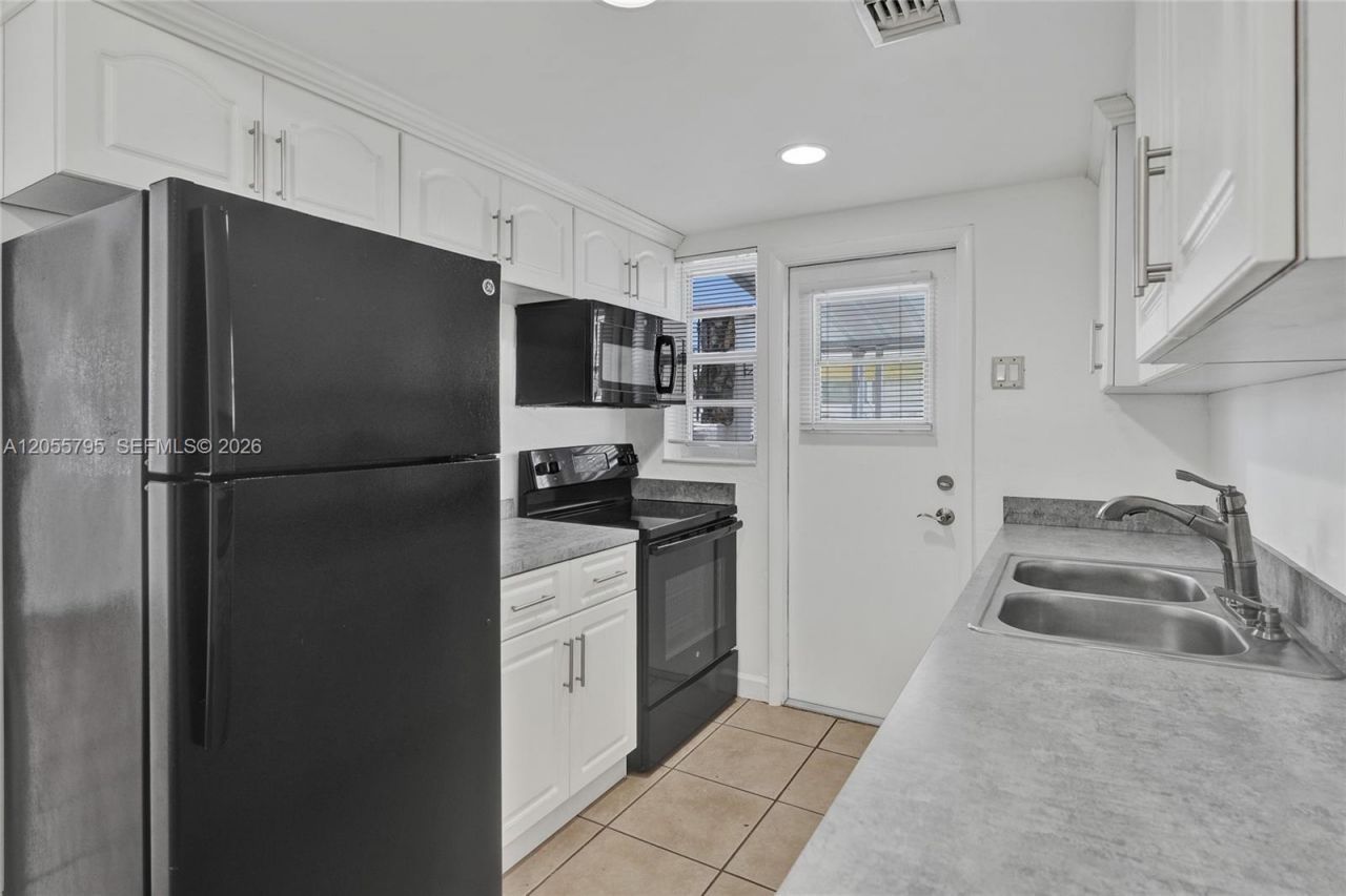 2920 SW 3rd St , Unit 2920, Miami, FL 33135 Photo