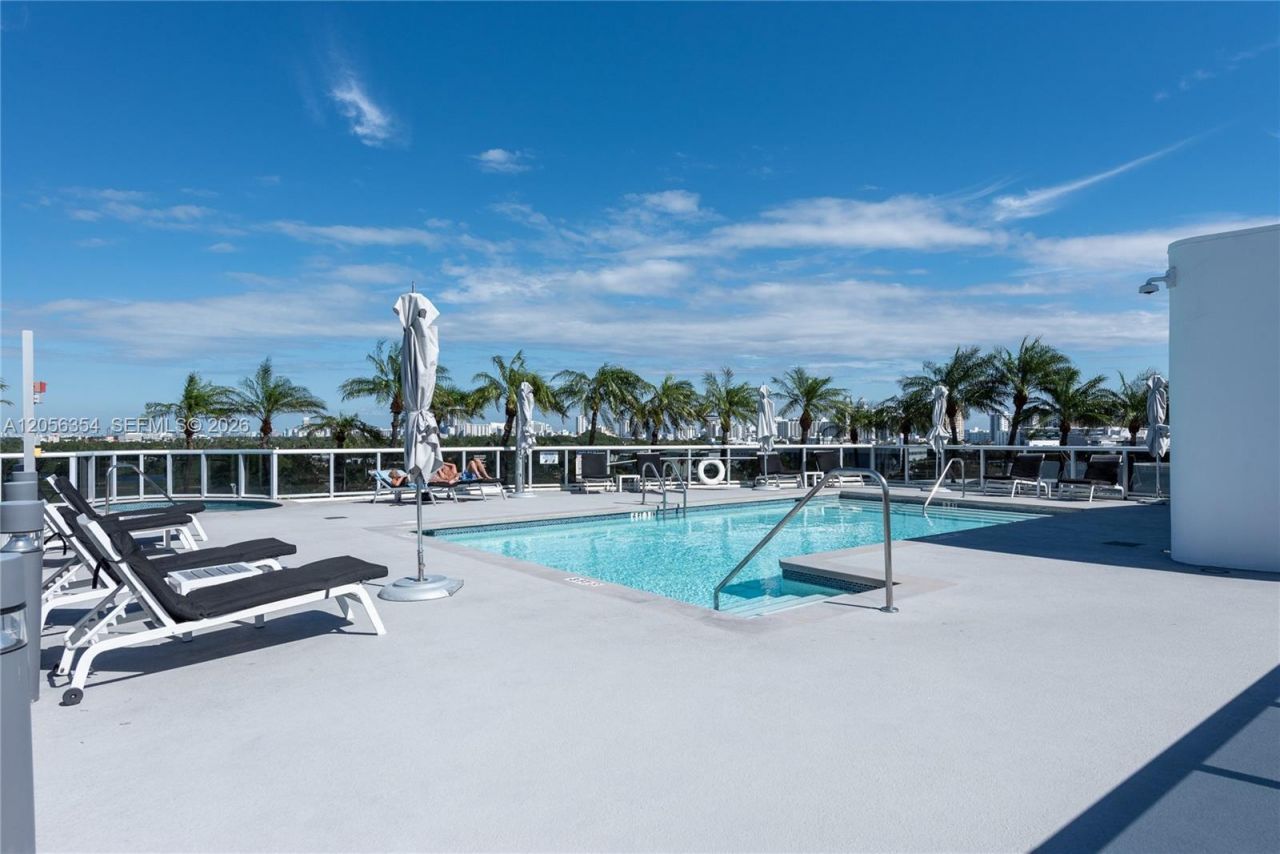 2001 Meridian Ave , Unit 325, Miami Beach, FL 33139 Photo