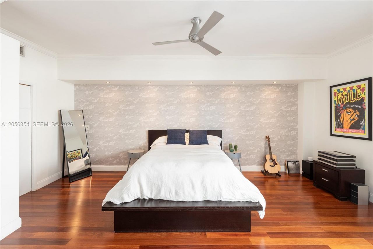 2001 Meridian Ave , Unit 325, Miami Beach, FL 33139 Photo