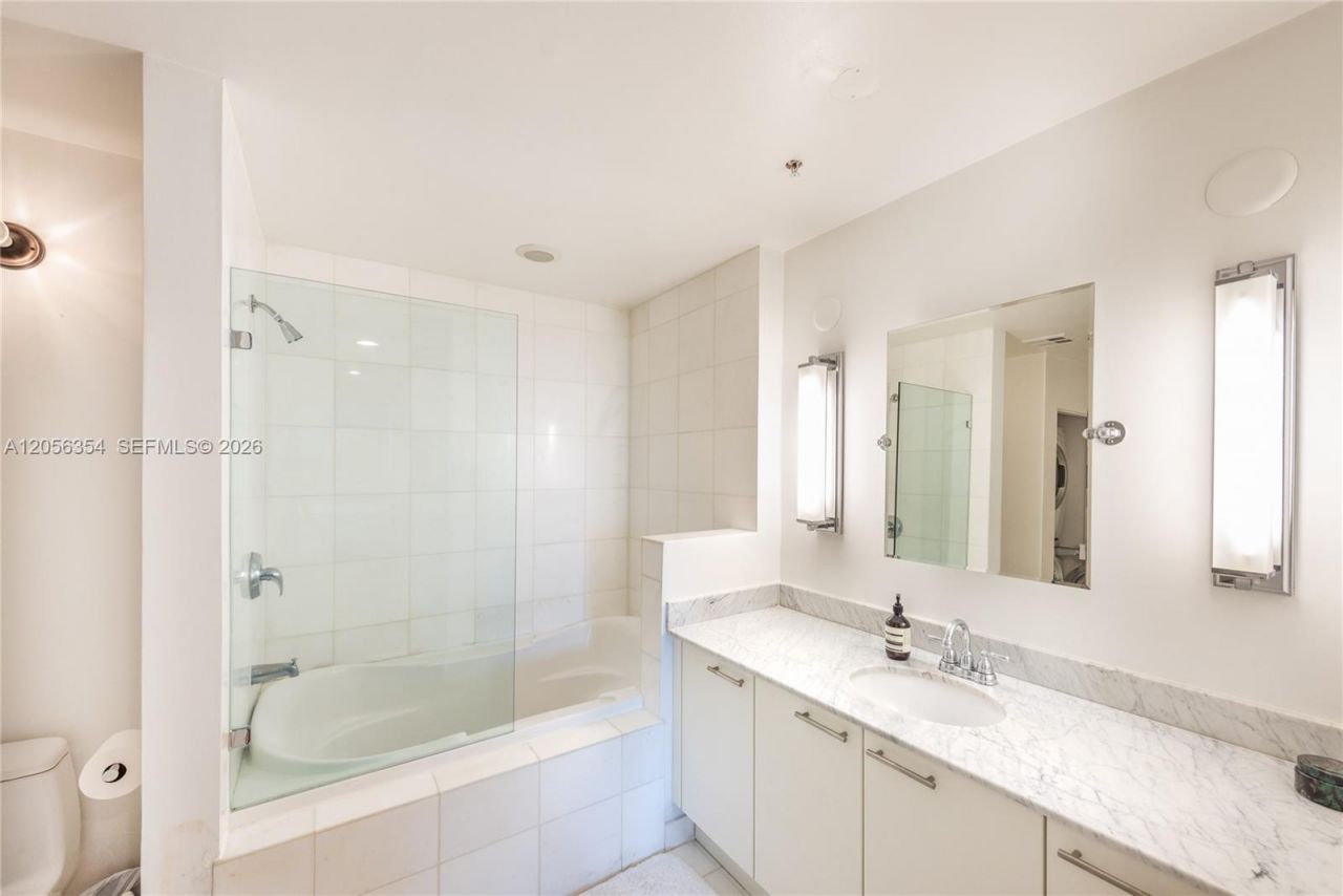 2001 Meridian Ave , Unit 325, Miami Beach, FL 33139 Photo