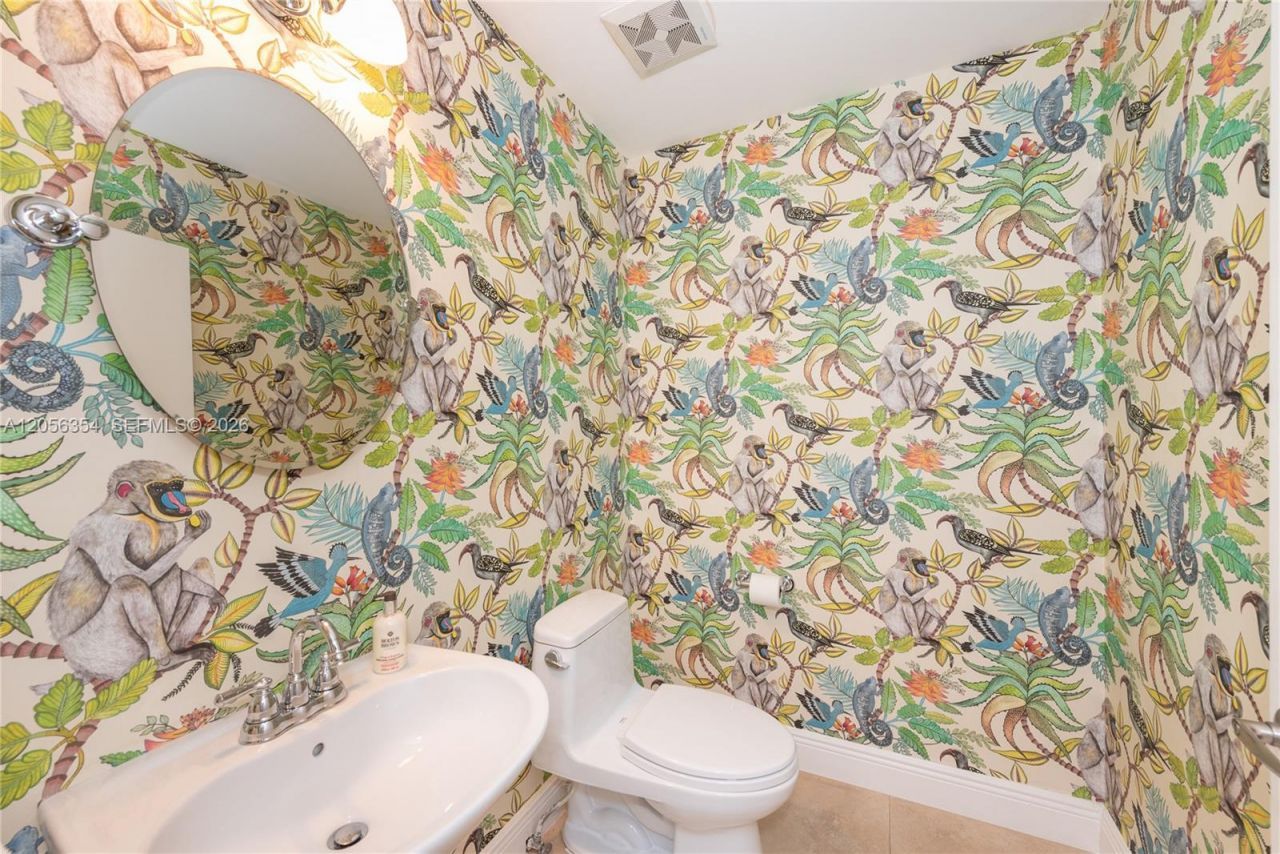 2001 Meridian Ave , Unit 325, Miami Beach, FL 33139 Photo