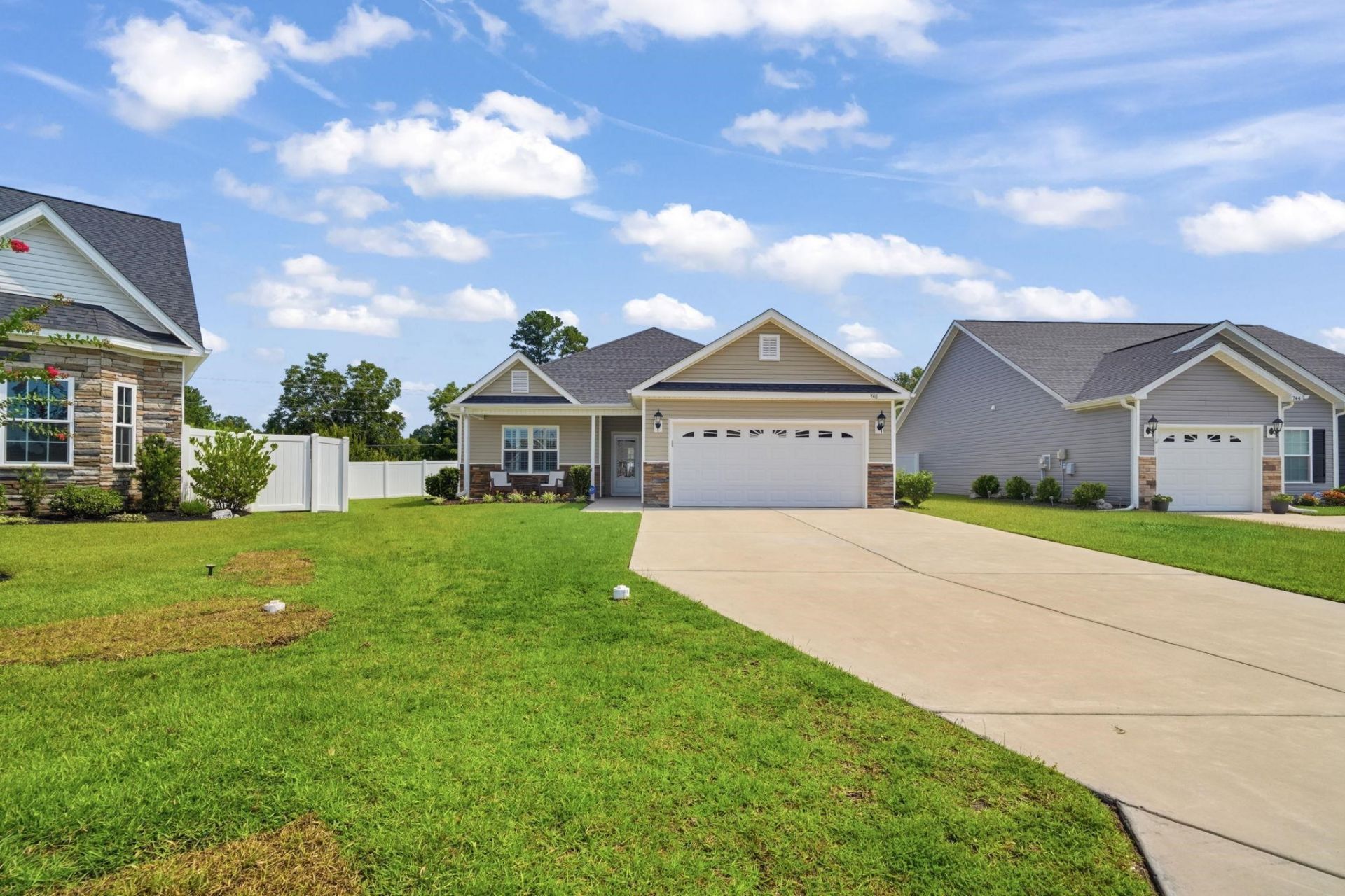 748 Hobonny Loop  Photo 21