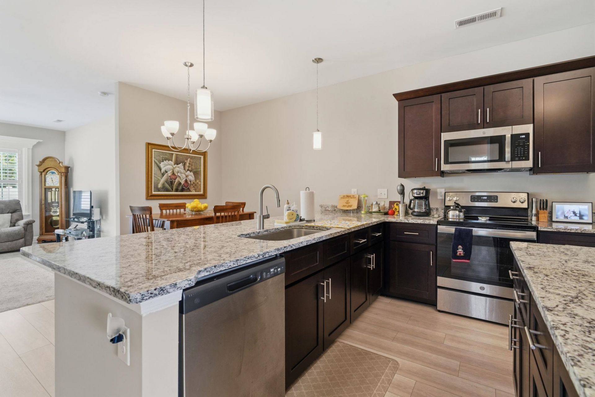 748 Hobonny Loop  Photo 7