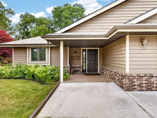 2737 Windepoint Ct, Unit B, Sheboygan, WI 53083