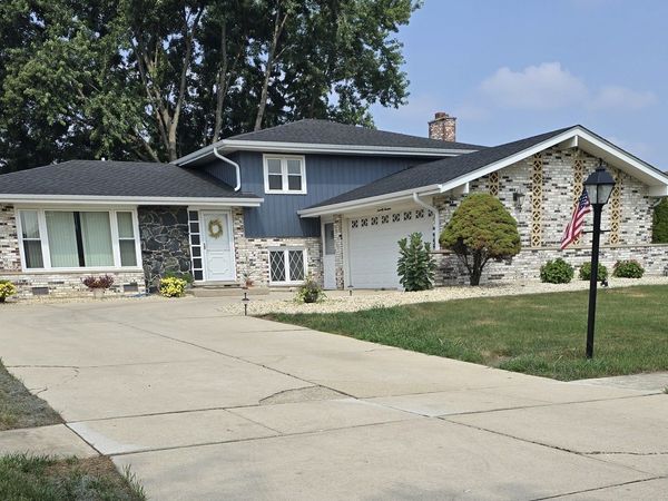 7014 Wilcox Avenue , Darien, IL 60561