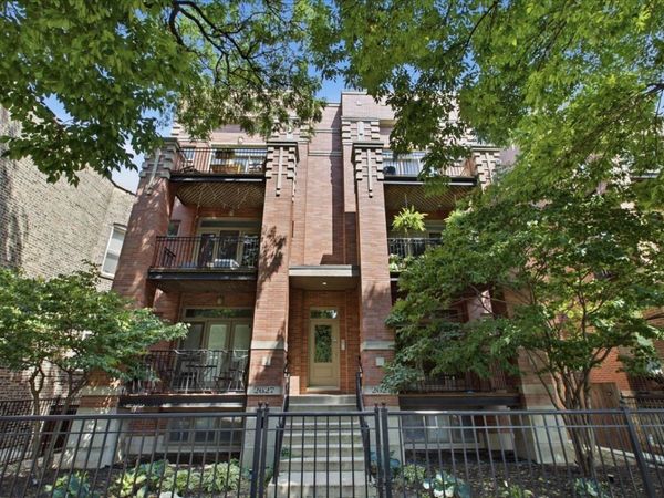 2627 N Sheffield Avenue , Unit 301, Chicago, IL 60614