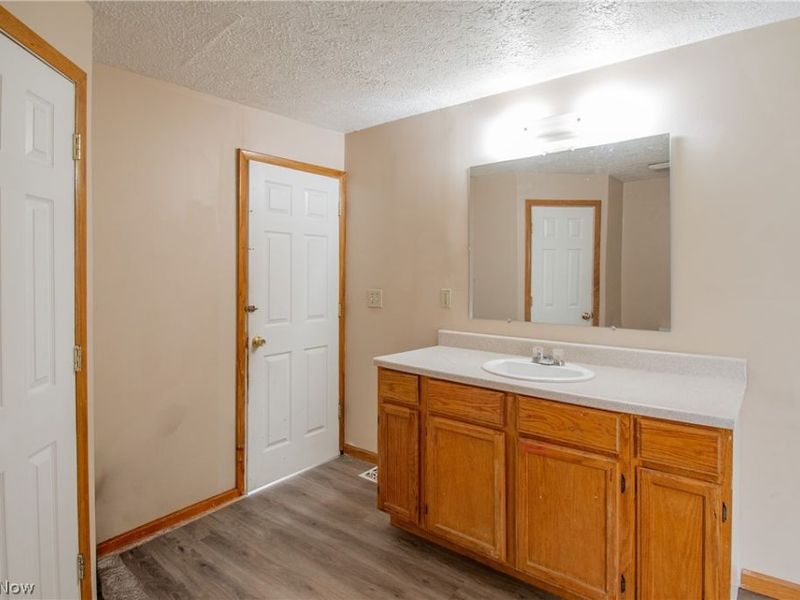 665 Thayer Street , Akron, OH 44310 Photo 15