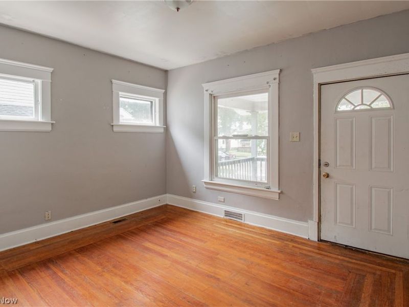 665 Thayer Street , Akron, OH 44310 Photo 4