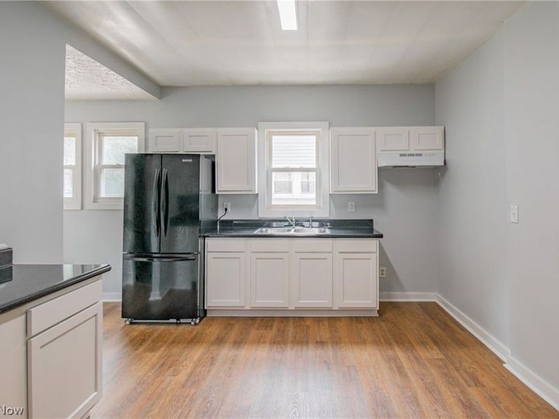 665 Thayer Street , Akron, OH 44310 Photo 9