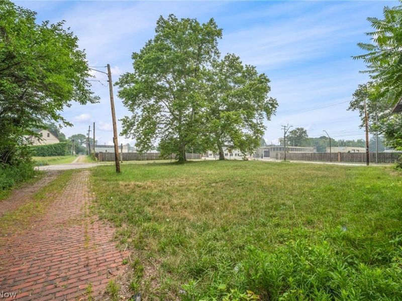 13515 Saint Clair Avenue , Cleveland, OH 44110 Photo 34