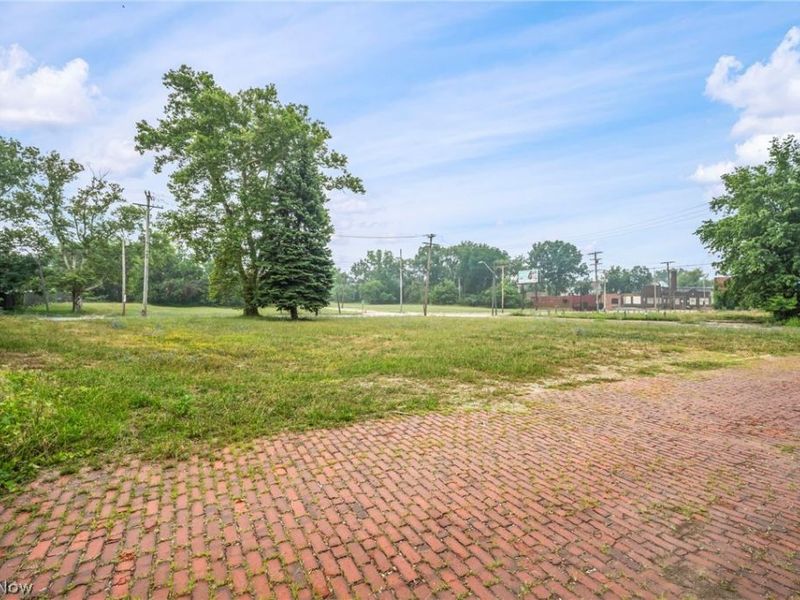13515 Saint Clair Avenue , Cleveland, OH 44110 Photo 35