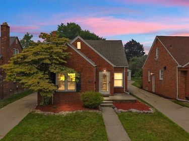 811 Mayburn Street, Dearborn, MI 48128