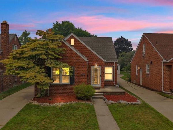 811 Mayburn Street, Dearborn, MI 48128