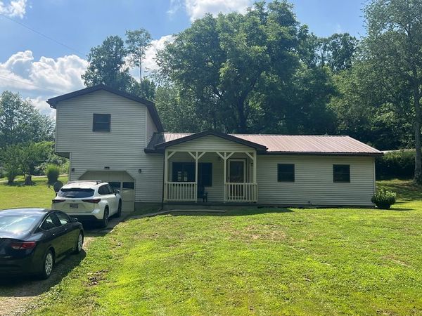 950 Eisnaugle Hollow Rd., Jackson, OH 45640
