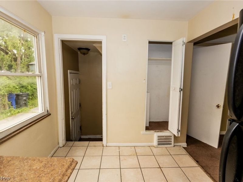 16906 Holly Hill Drive , Cleveland, OH 44128 Photo 10