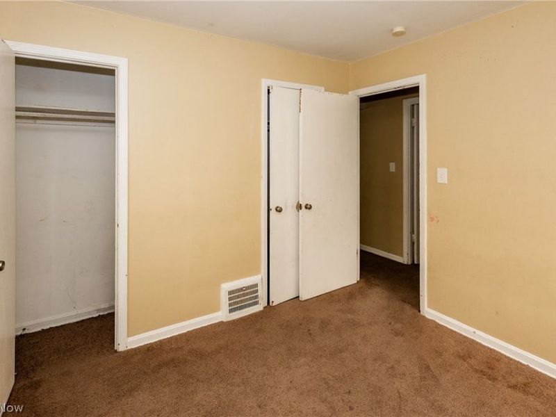 16906 Holly Hill Drive , Cleveland, OH 44128 Photo 12