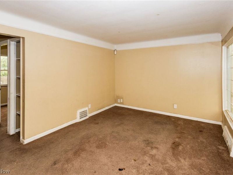 16906 Holly Hill Drive , Cleveland, OH 44128 Photo 6