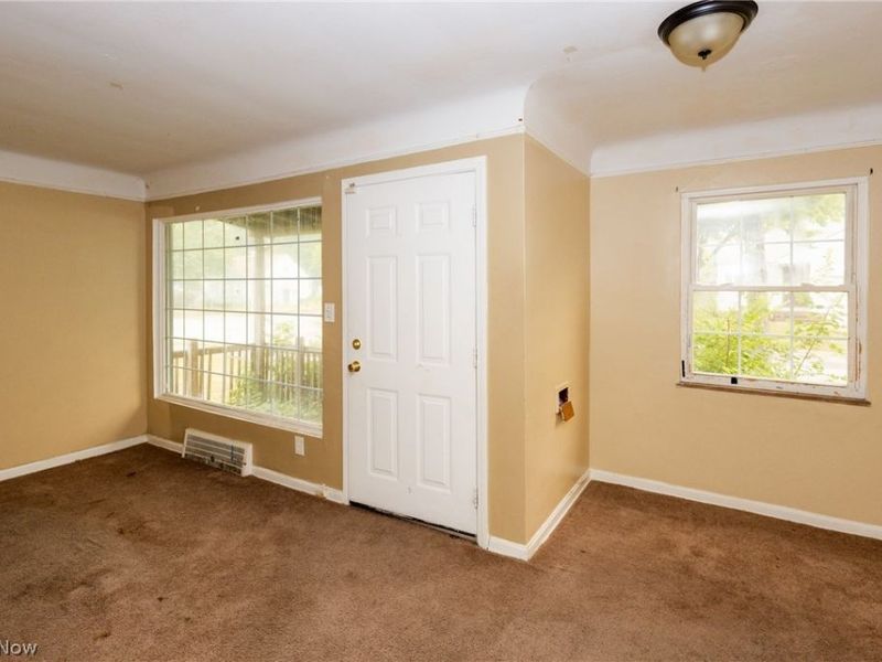 16906 Holly Hill Drive , Cleveland, OH 44128 Photo 7