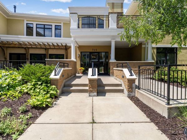 715 Linden Street, Unit 108, Mendota Heights, MN 55118