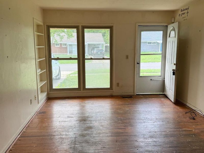 1320 Madeleine Circle, Mount Healthy, OH 45231 Photo 3