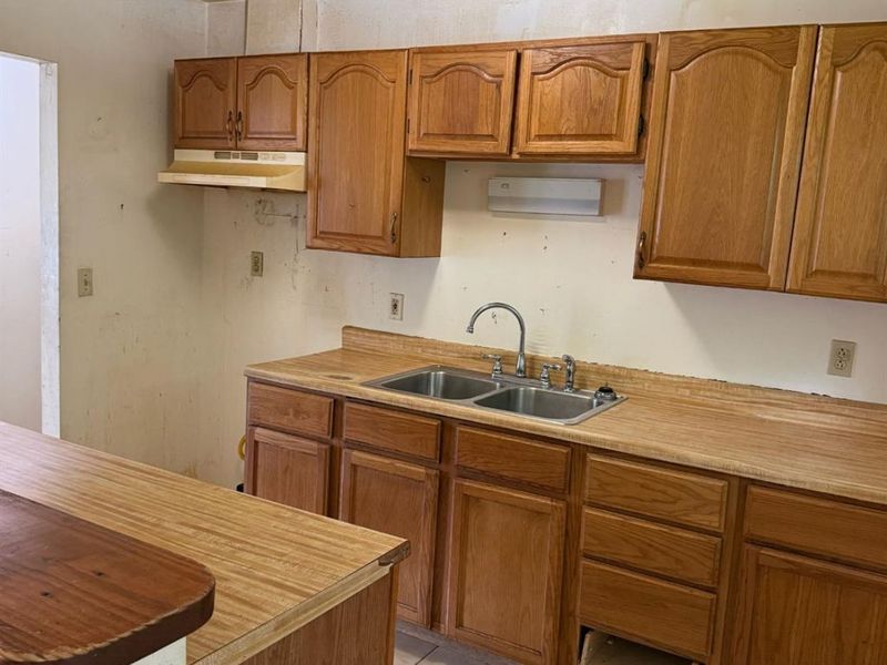 1320 Madeleine Circle, Mount Healthy, OH 45231 Photo 5