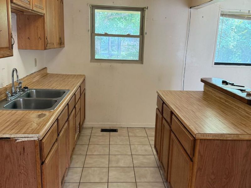 1320 Madeleine Circle, Mount Healthy, OH 45231 Photo 6