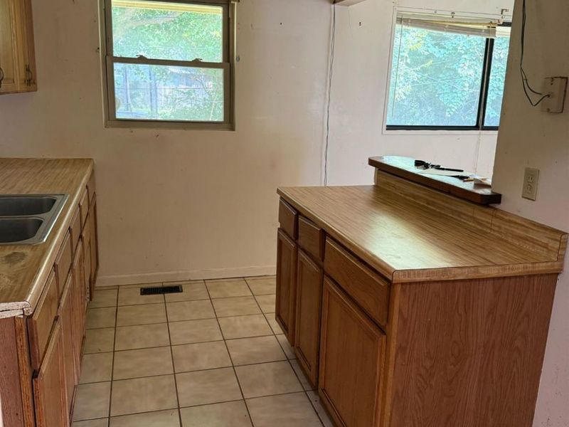 1320 Madeleine Circle, Mount Healthy, OH 45231 Photo 8