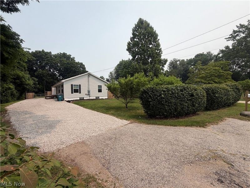 40 Tuckmere Drive, Painesville, OH 44077 Photo 2