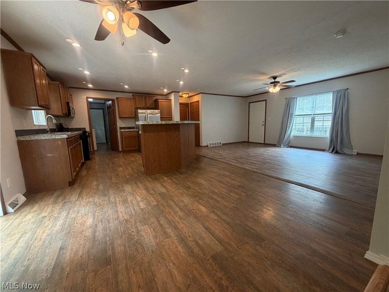 40 Tuckmere Drive, Painesville, OH 44077 Photo 6