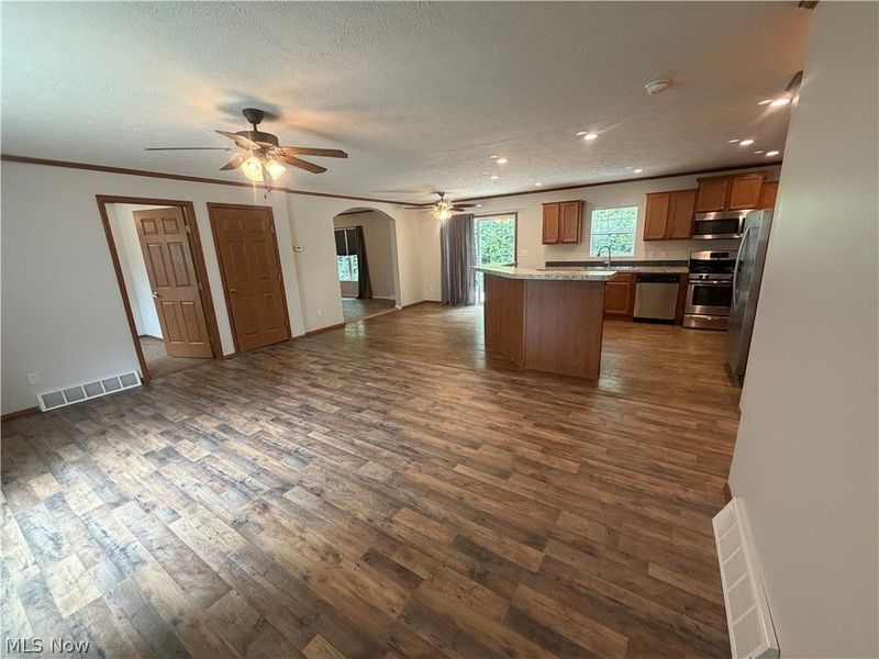 40 Tuckmere Drive, Painesville, OH 44077 Photo 8