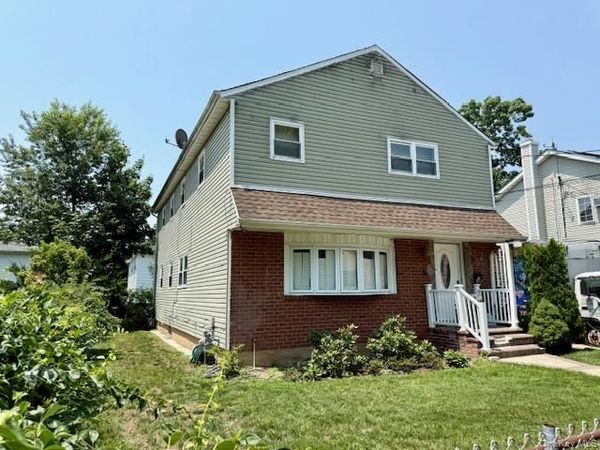 195 Garden Street , Westbury, NY 11590