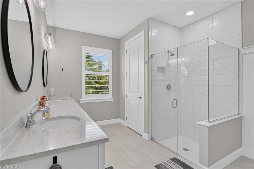 17624 Kinzie Ln, Estero, FL 33928 Photo