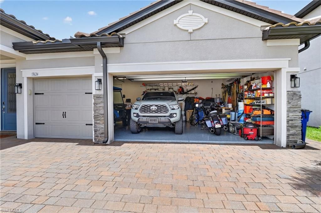 17624 Kinzie Ln, Estero, FL 33928 Photo
