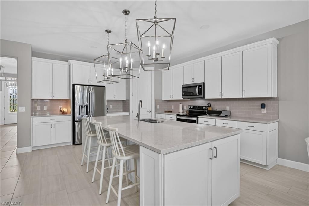 17624 Kinzie Ln, Estero, FL 33928 Photo