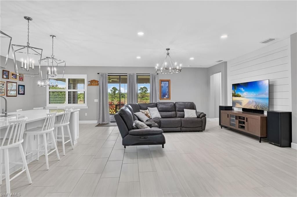 17624 Kinzie Ln, Estero, FL 33928 Photo