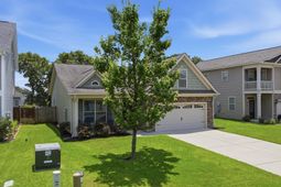 509 Hallbrook Lane photo 4