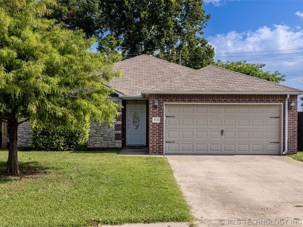 8745 E 126th Place S, Bixby, OK 74008