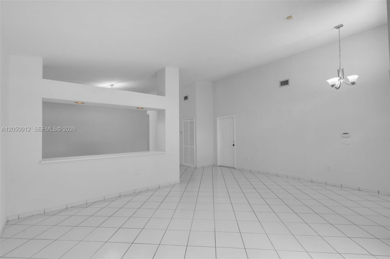 8967 NW 146th Ter , Miami Lakes, FL 33018 Photo