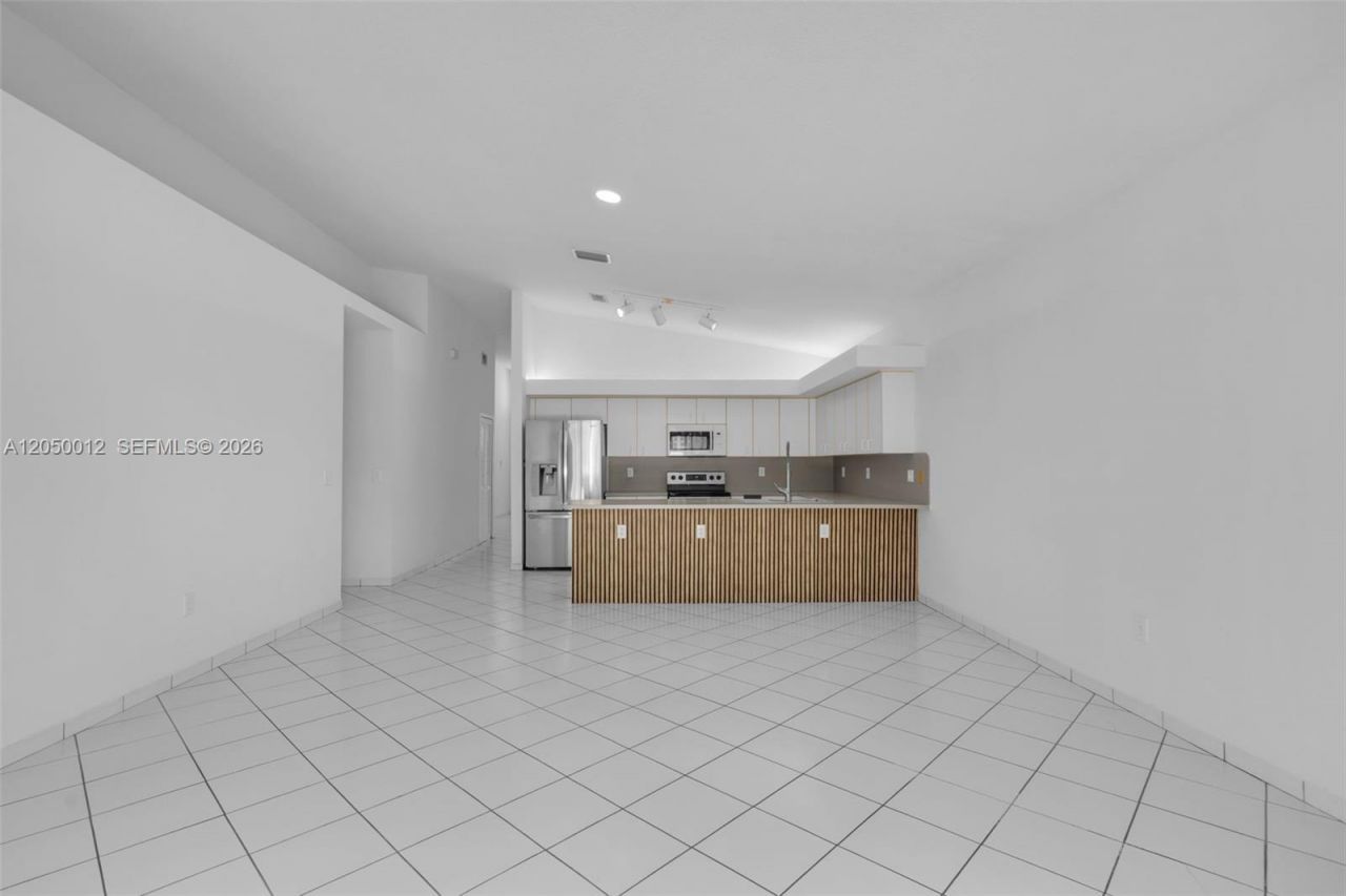 8967 NW 146th Ter , Miami Lakes, FL 33018 Photo