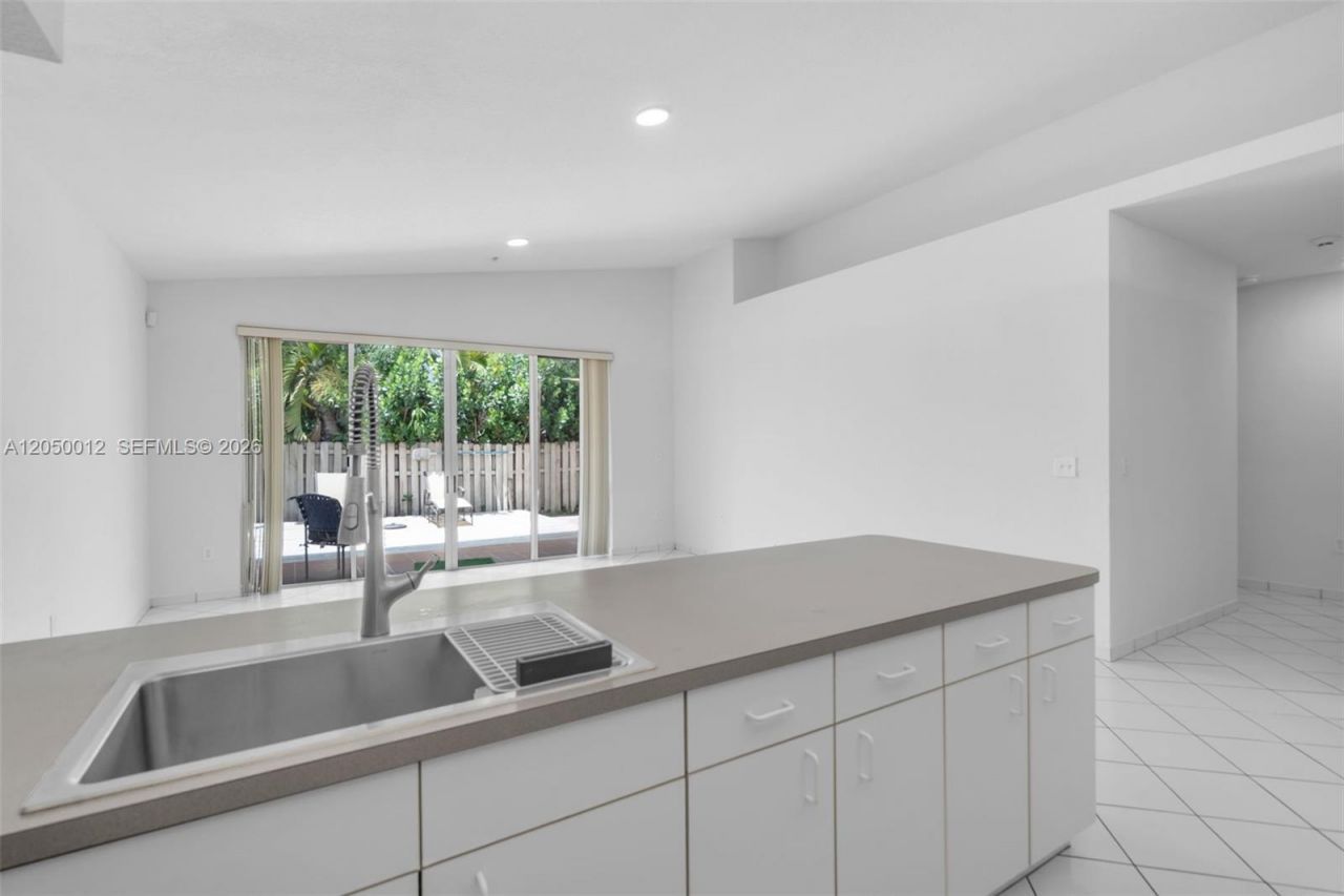 8967 NW 146th Ter , Miami Lakes, FL 33018 Photo