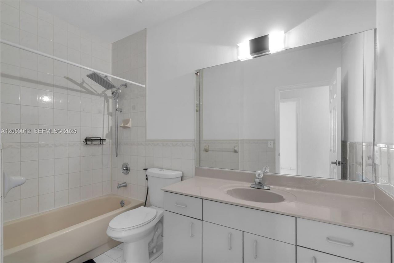 8967 NW 146th Ter , Miami Lakes, FL 33018 Photo