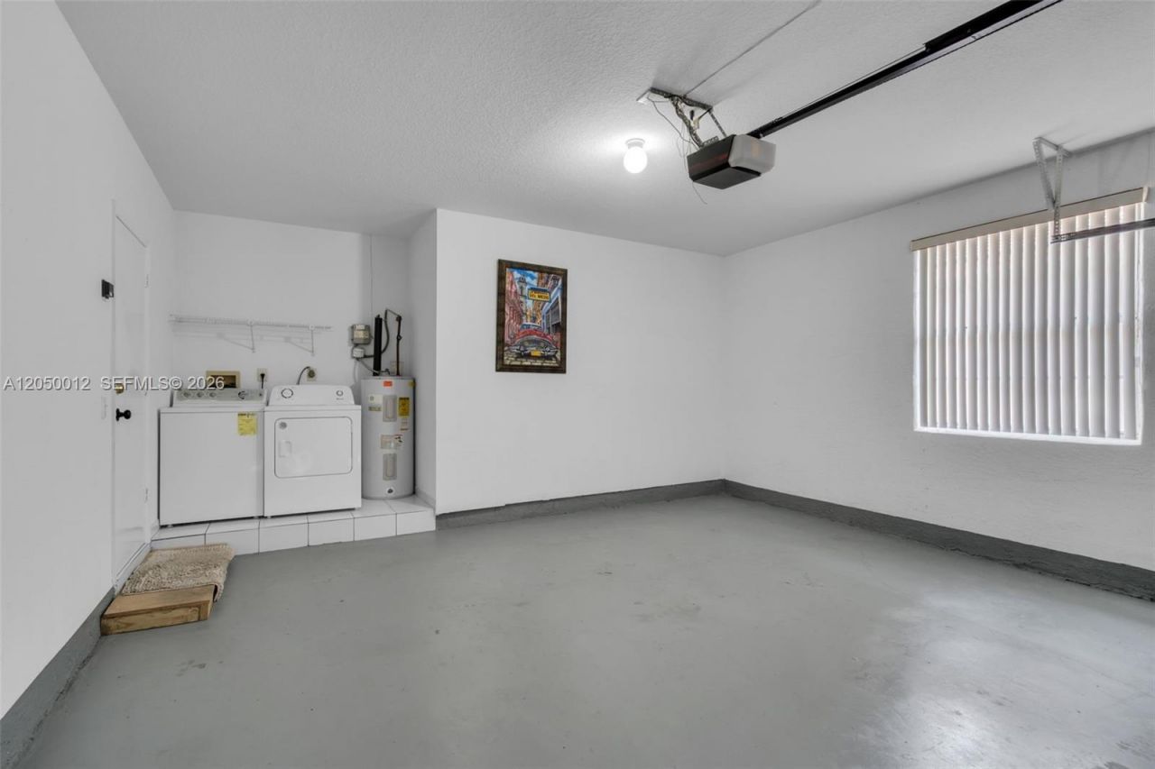 8967 NW 146th Ter , Miami Lakes, FL 33018 Photo