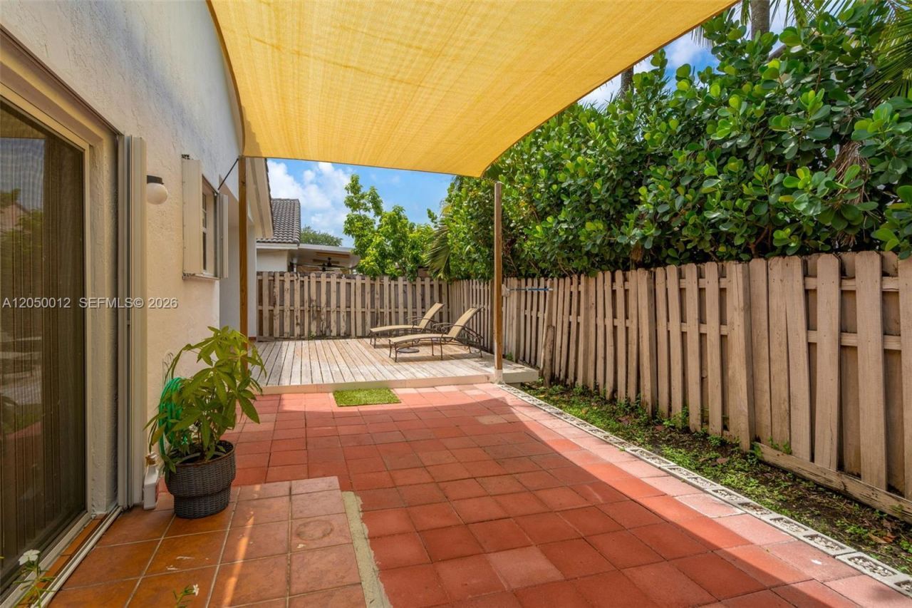 8967 NW 146th Ter , Miami Lakes, FL 33018 Photo