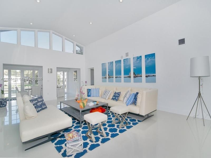 1365 Daytonia Rd, Miami Beach, FL 33141 Photo