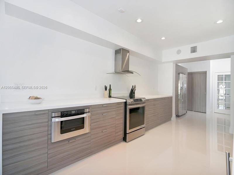 1365 Daytonia Rd, Miami Beach, FL 33141 Photo