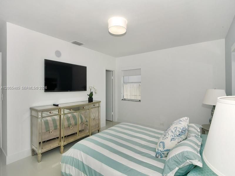 1365 Daytonia Rd, Miami Beach, FL 33141 Photo