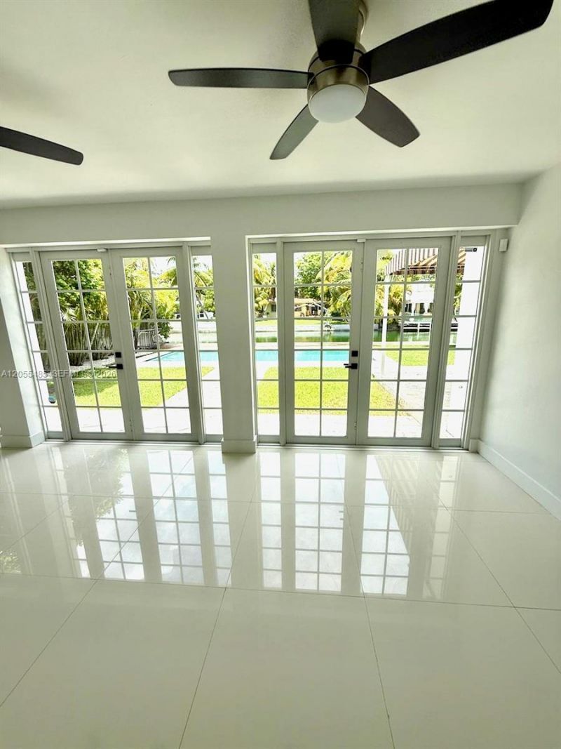 1365 Daytonia Rd, Miami Beach, FL 33141 Photo