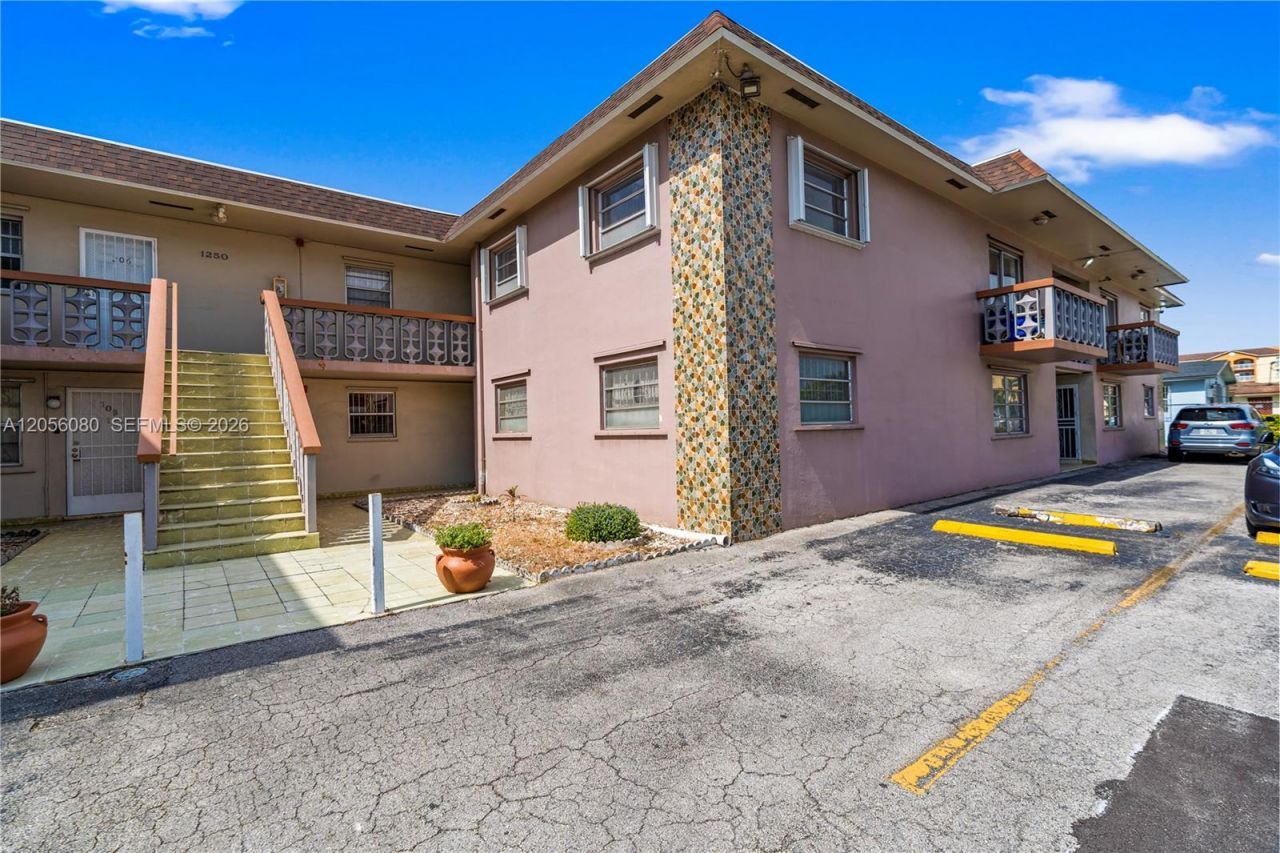 1250 W 26th Pl , Unit 108, Hialeah, FL 33010 Photo