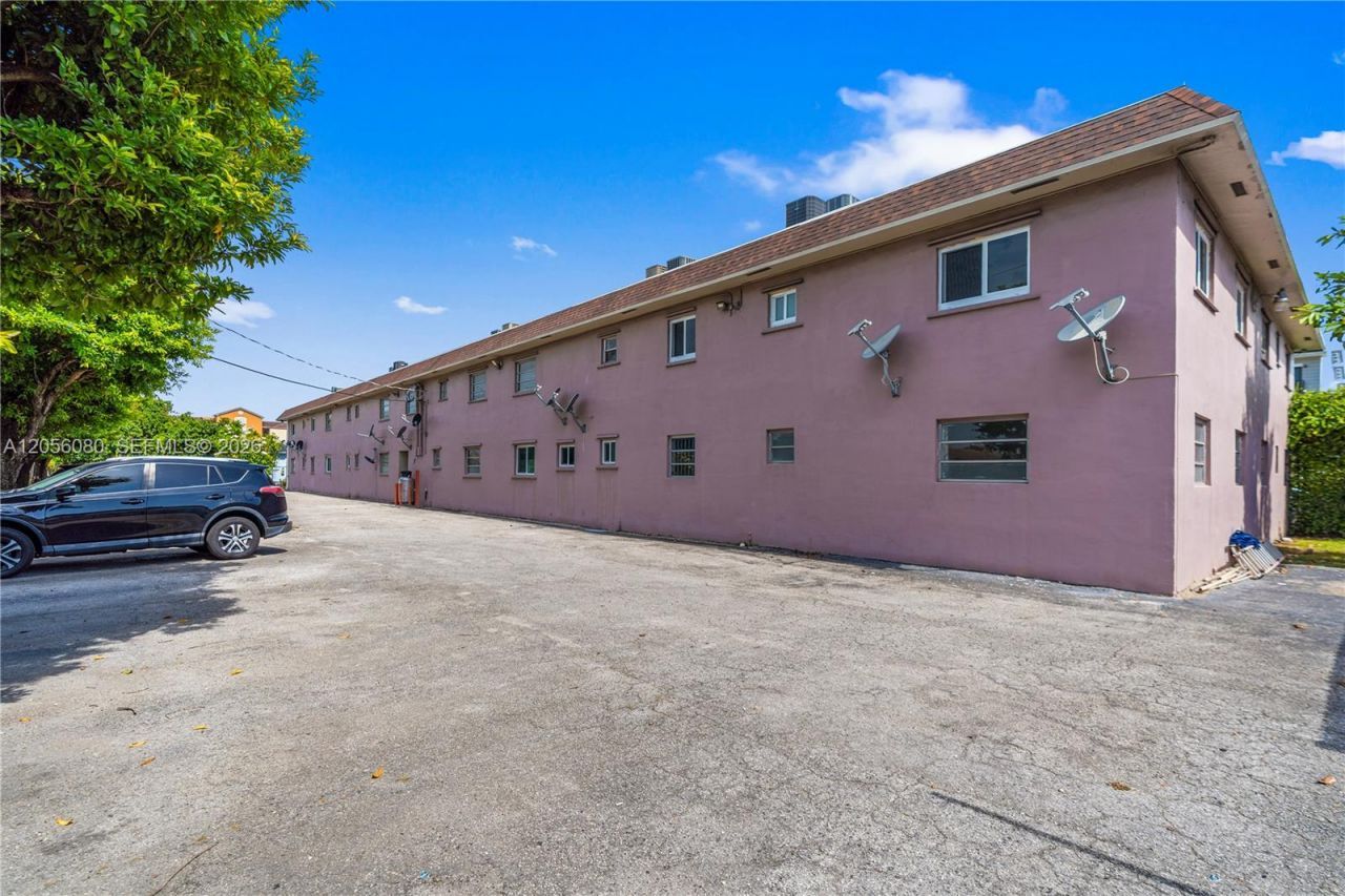 1250 W 26th Pl , Unit 108, Hialeah, FL 33010 Photo